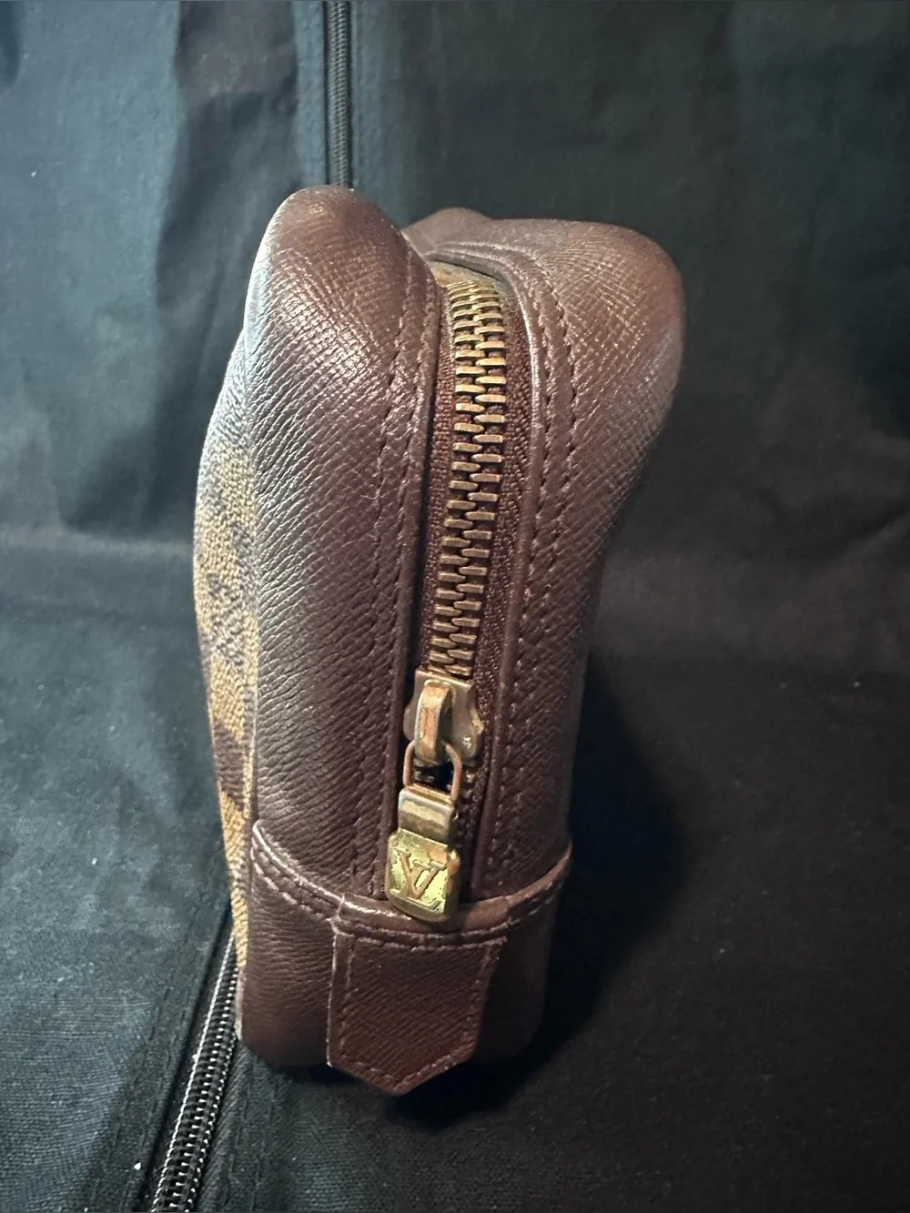 Louis Vuitton Trousse Toilette 25